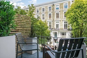 Property grounds - Notting Hill - Incredible Design (Greater London)