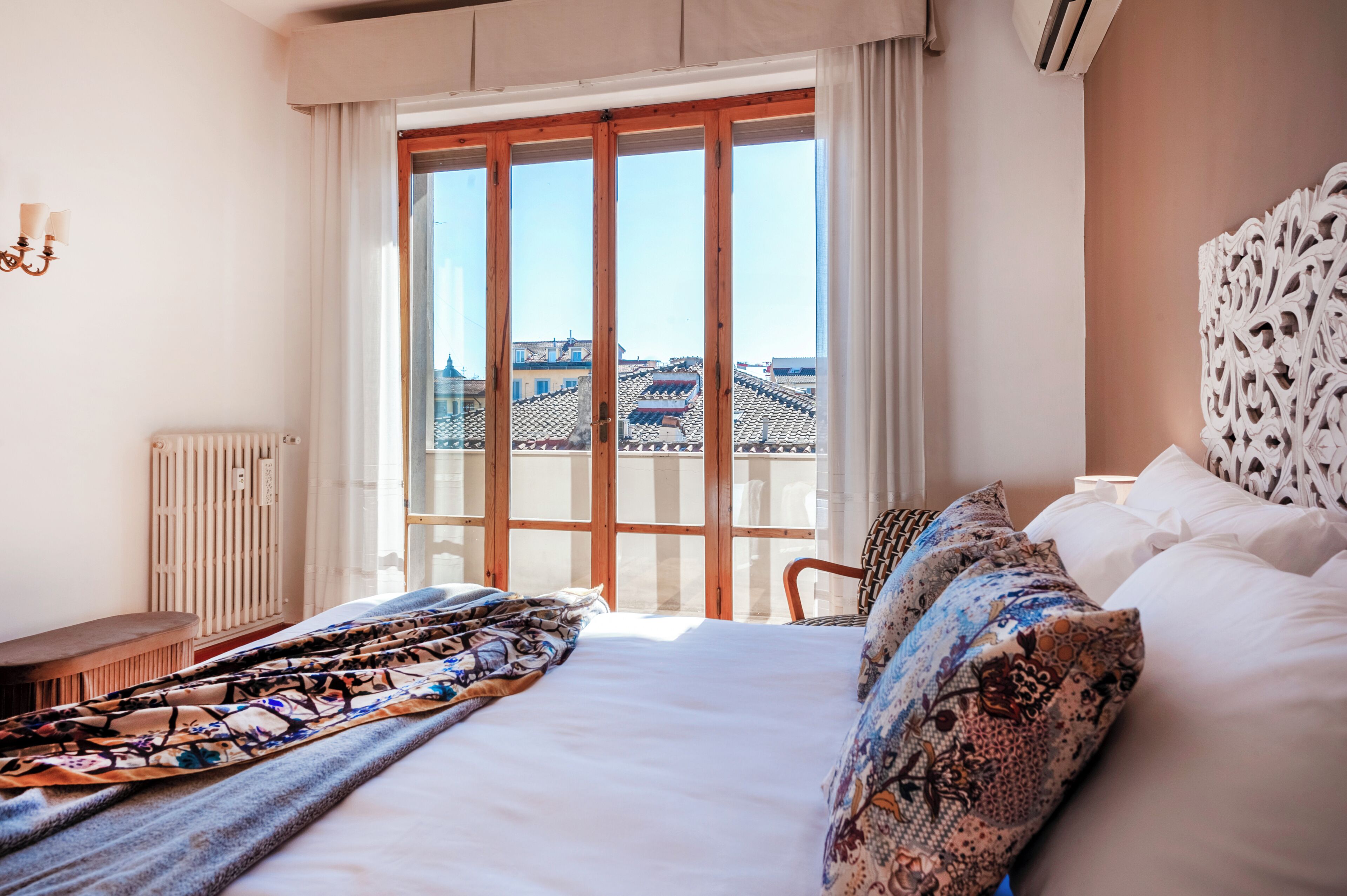 3 bedrooms, laptop workspace, iron/ironing board, bed sheets