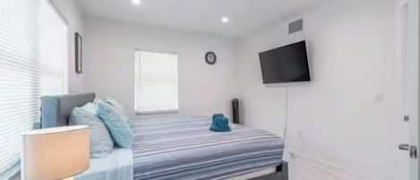 1 bedroom, WiFi, bed sheets