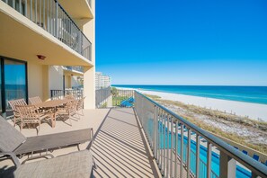 Condo, 2 habitaciones | Restaurante al aire libre