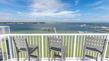 Condo, 3 Bedrooms | Property grounds