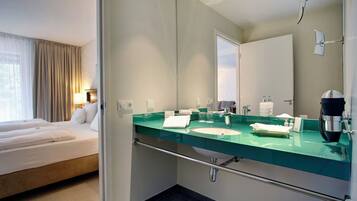 Iron/ironing board, free WiFi, bed sheets