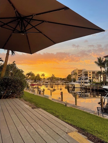 Newly Listed waterfront Condo in Olde Naples