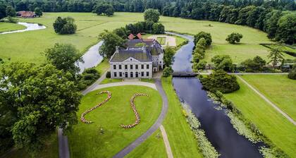 Serene Countryside Room Minutes from Galleries and Cafes - Near Huis Singraven