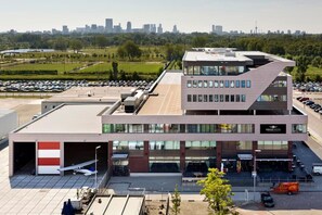 Exterior - Rotterdam Convenience – Onsite Dining & Airport Access! (Rotterdam)
