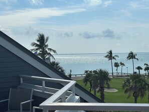 Property grounds - Enjoy golf course & gulf water views at 1666 Lands End Village, a 3-bedroom, 3-bath Captiva condo just a quick walk to Sunset Beach. Guests have access to the association pool, BBQ grills, and pickleball & tennis court. 5-night minimum. Photos coming (Captiva Island)