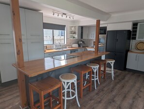 Fridge, microwave, oven, stovetop - Peaceful escape at smiths beach - modern kitchen, amazing garden and pool room (Smiths Beach)