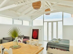 Interior - Bright Elegant Algarve Cottage with Natural Pond (Moncarapacho)