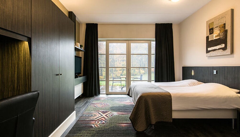 Tranquil Getaway With Free Parking, Onsite Dining! Near Valkhof Museum! - Nijmegen