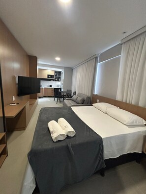 WiFi, bed sheets
