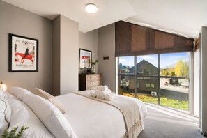 Iron/ironing board, bed sheets - Cardrona Sanctuary by Aotearoa Escapes (Cardrona)