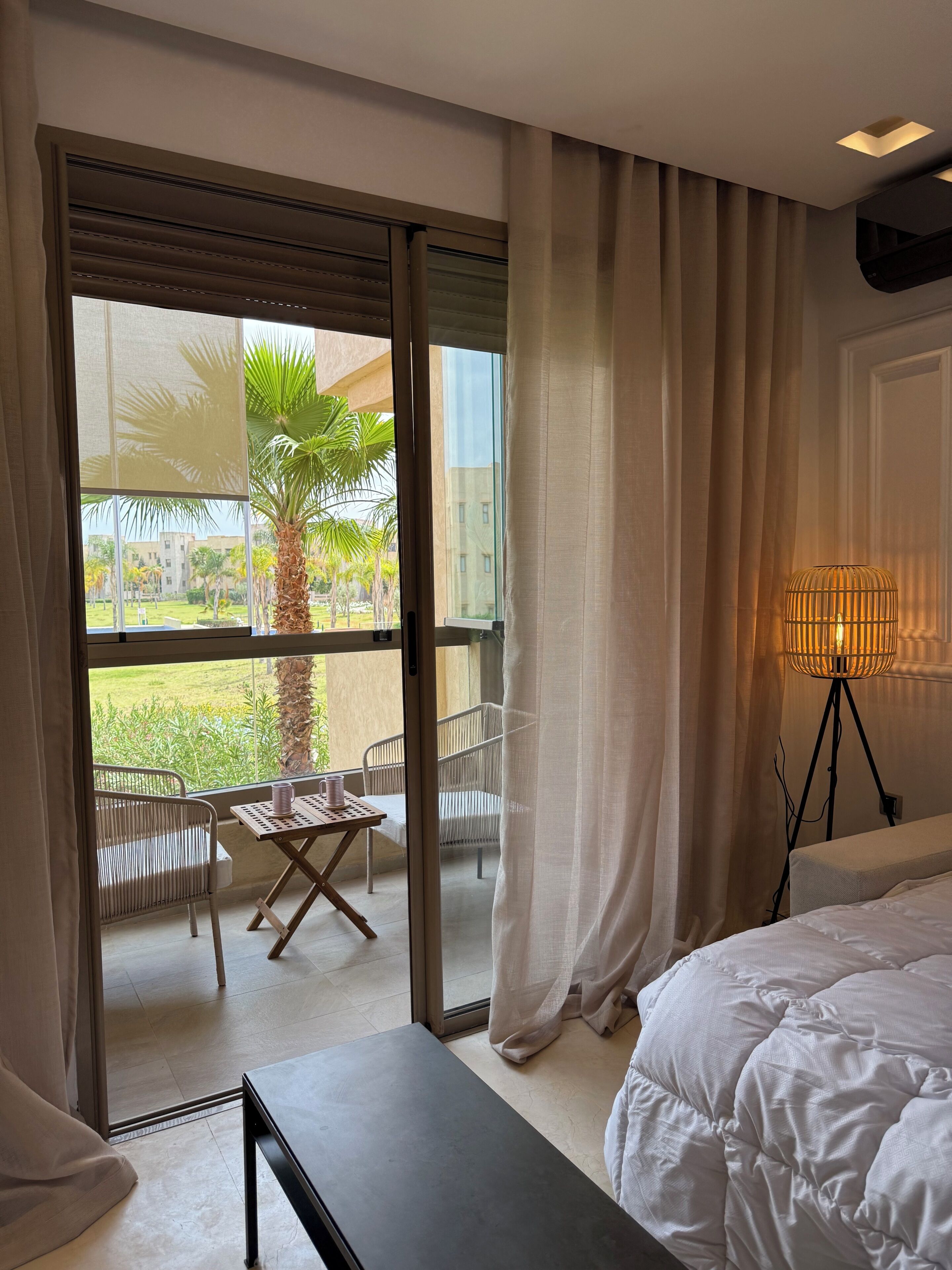 1 habitación, tabla de planchar con plancha, internet y ropa de cama 
