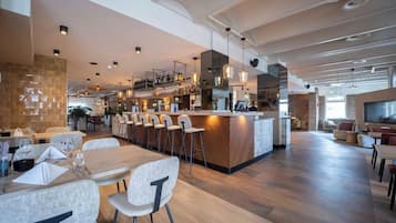 Bar (in der Unterkunft)