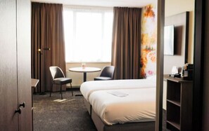 Room - 4 Rooms with Convenient Location for City Trips and Outdoor Fun (Zevenbergen)