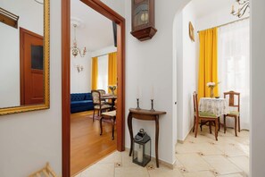 Interior - Cozy Studio by the Market Square | Fountain Park (Warszawa)
