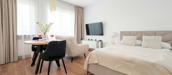 Modern Studio with Parking | Near the Park