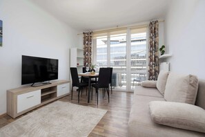TV, offices - Spacious Apartment with Air Conditioning | Downtown (Warszawa)