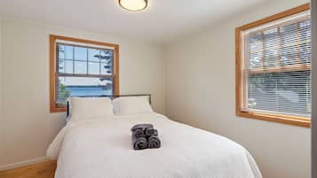3 bedrooms, internet, bed sheets