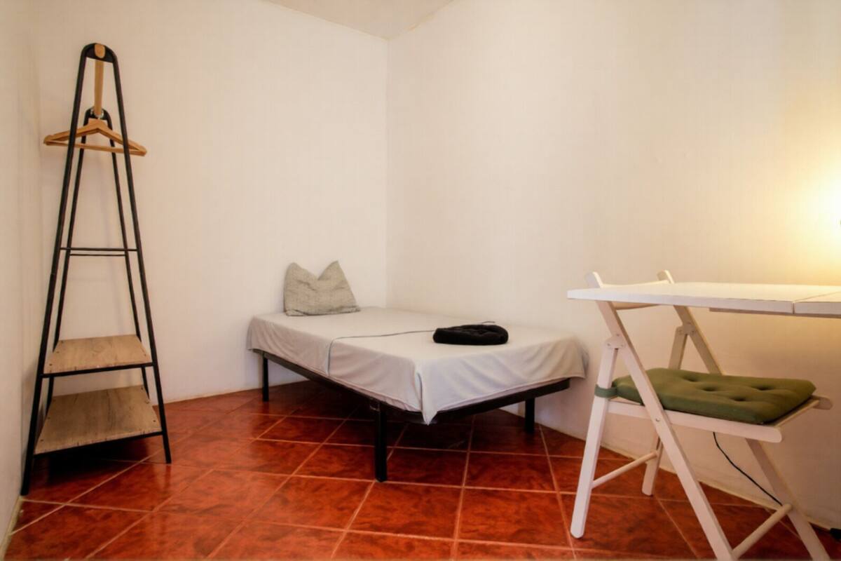 Economy Single Room | Desk, free WiFi