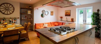 Spacious Headingley house with parking