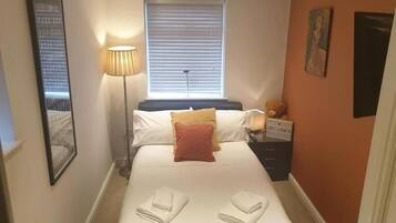 3 bedrooms, iron/ironing board, travel cot, free WiFi