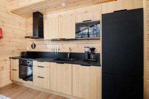 Nhà Duplex Superior, 2 phòng ngủ, phòng tắm hơi, quang cảnh sân vườn | Bếp riêng | Tủ lạnh, lò vi sóng, lò nướng, bếp nấu 
