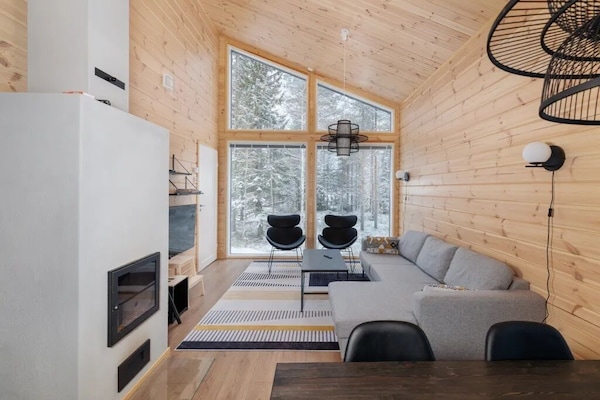 Superior-paritalo, 2 makuuhuonetta, sauna, näköala pihalle | Oleskelualue