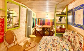 2 bedrooms, free WiFi, bed sheets - Casa Benito.colorful wooden house, quiet.detached house with private parking lot (La Oliva)