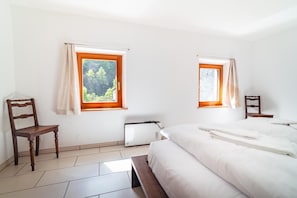 Room - Vallemaggia Green House (Lavizzara)