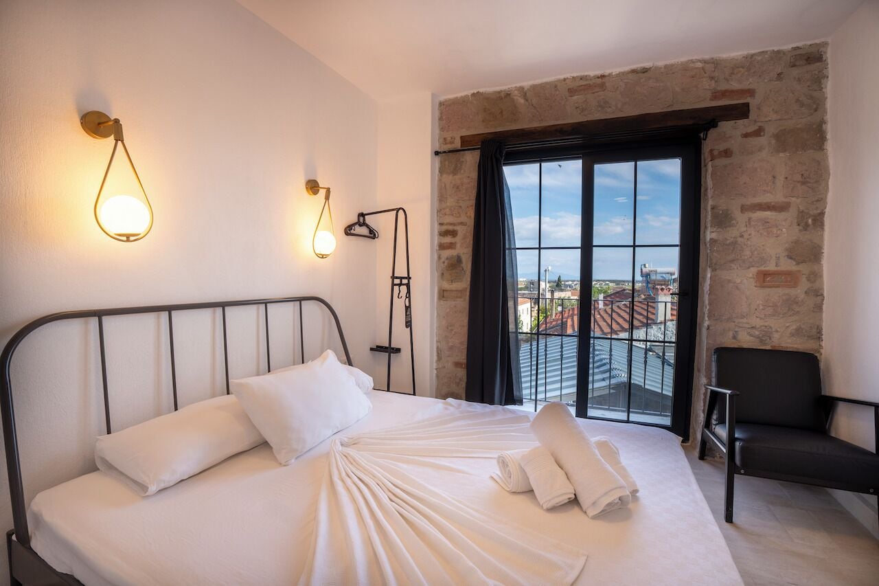 Habitación estándar doble, balcón | Wifi gratis
