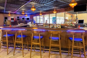 Double Room, 2 Queen Beds | Bar (on property)