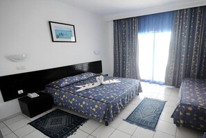 Habitación básica, balcón | Wifi gratis 