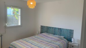 Room - Vrbo Property (Lanton)