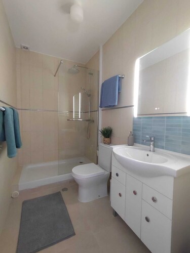 3-bedroom Salema Apartment, Stunning Sea Views, Shared Pool, Beach 5-mins Walk