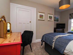 2 bedrooms, individually decorated, individually furnished, free WiFi - 16 High Street (Scarborough)