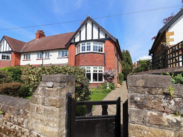 16 High Street - Scarborough