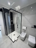 Comfort Apartment, Partial Sea View | Bathroom