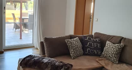 Ferienhaus 'Island Pferdehof Arrisholt Solskin' mit privater Terrasse, Gemeinschaftsgarten und WLAN