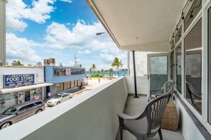 Property grounds - 2-bedroom apartment with Free parking in welcoming Fort Lauderdale (Fort Lauderdale)