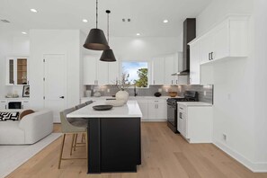 Fridge, microwave, oven, stovetop - World Cup 4-Story Villa | Rooftop Terrace | Gated (Houston)