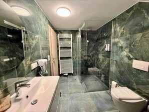 Bathroom - Vrbo Property (Döbeln)