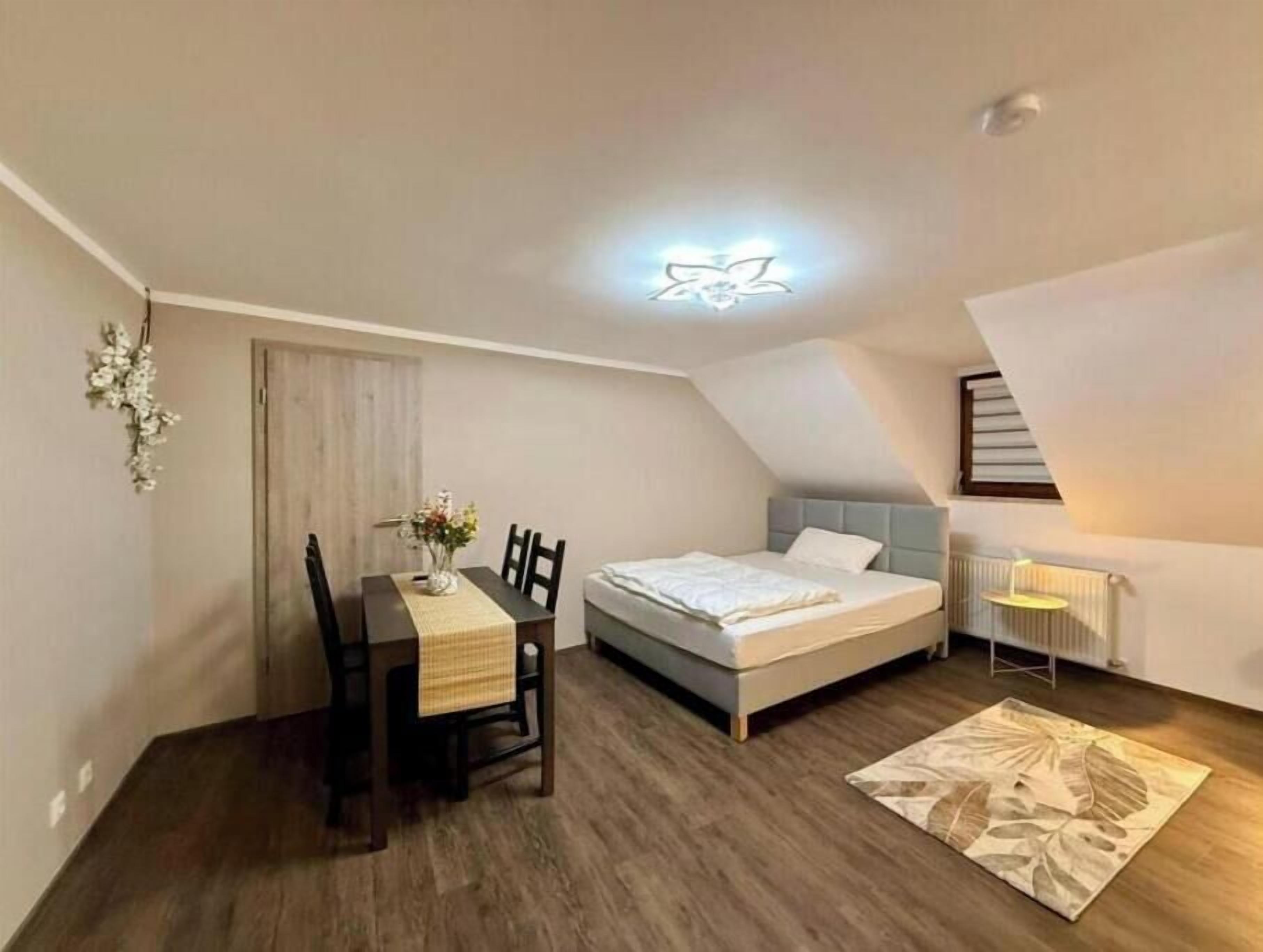 WiFi, bed sheets