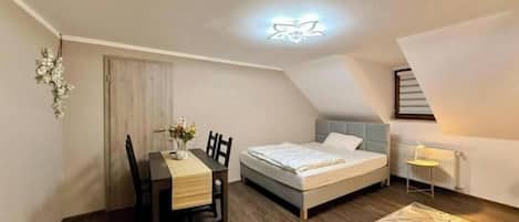 WiFi, bed sheets
