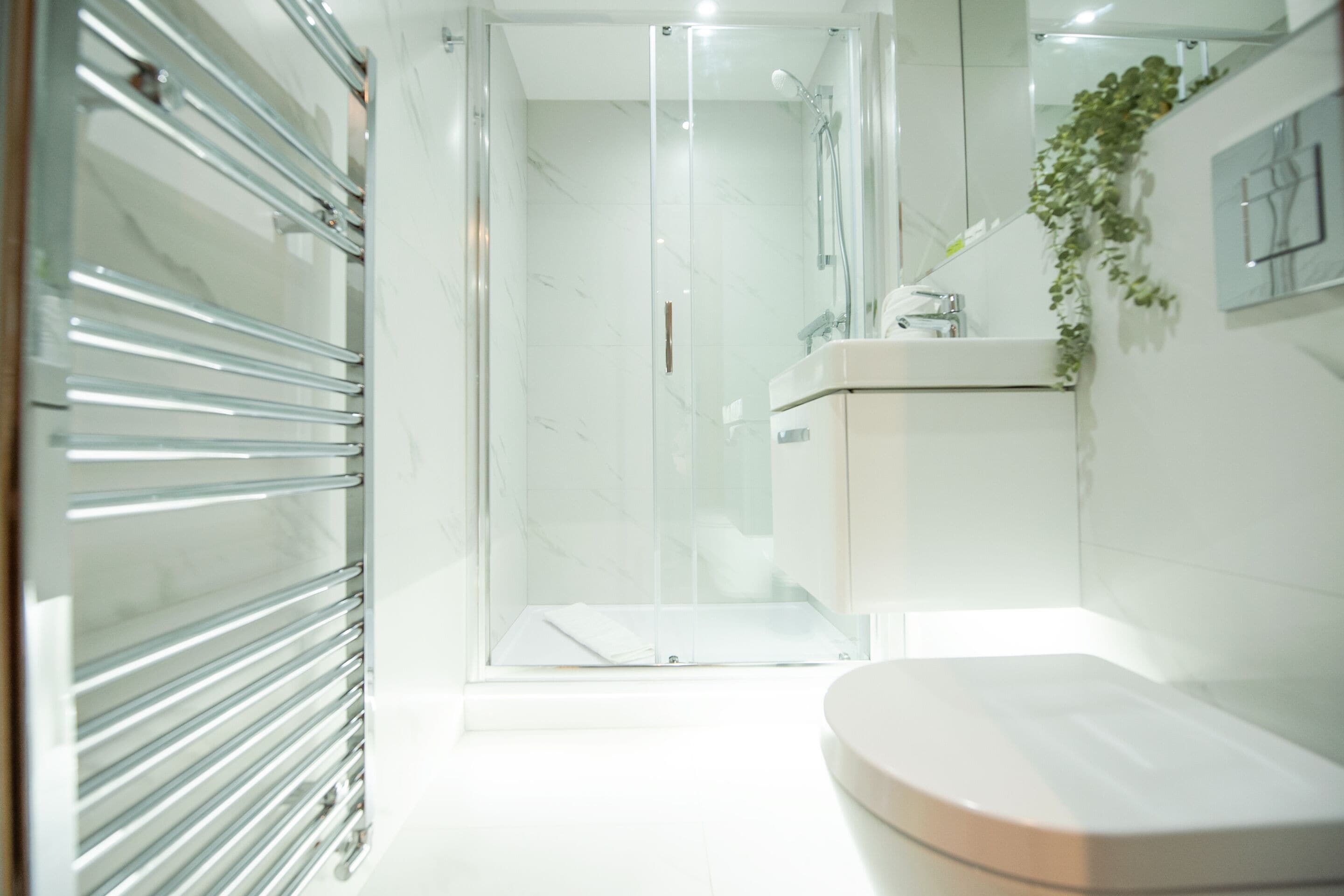 Deluxe Apartment, 2 Bedrooms, Garden View | Bathroom | Free toiletries, hair dryer, towels, soap