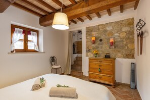 WiFi, bed sheets - Villa 'Karla' with Private Pool, Wi-Fi and Air Conditioning (Chianni)