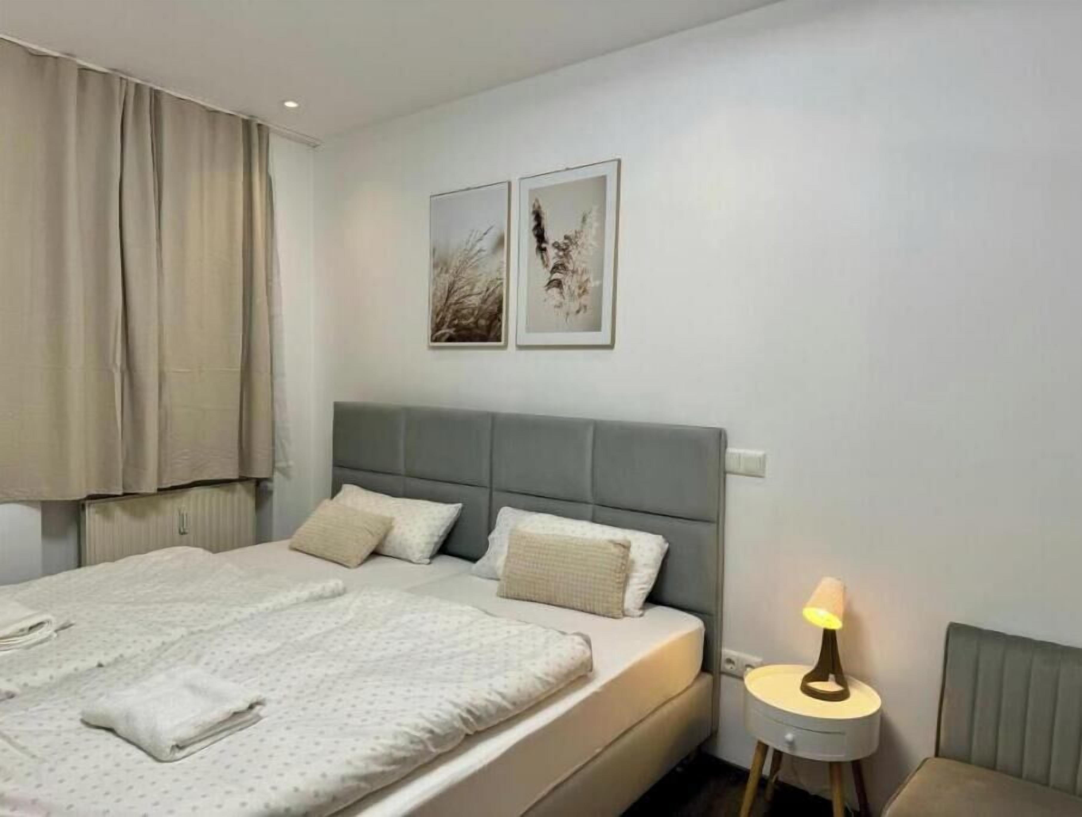 WiFi, bed sheets