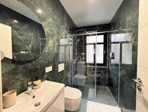 Bathroom - Vrbo Property (Döbeln)