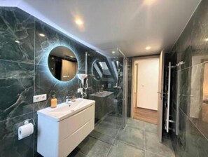 Bathroom - Vrbo Property (Döbeln)