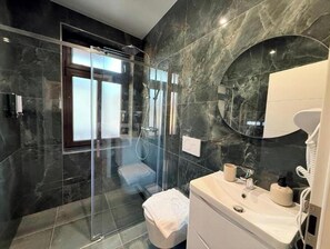 Bathroom - Vrbo Property (Döbeln)