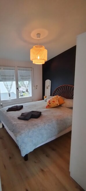 WiFi, bed sheets - Apartment 50 m from the Beach (Audierne)